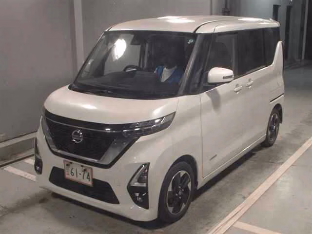 NISSAN ROOX