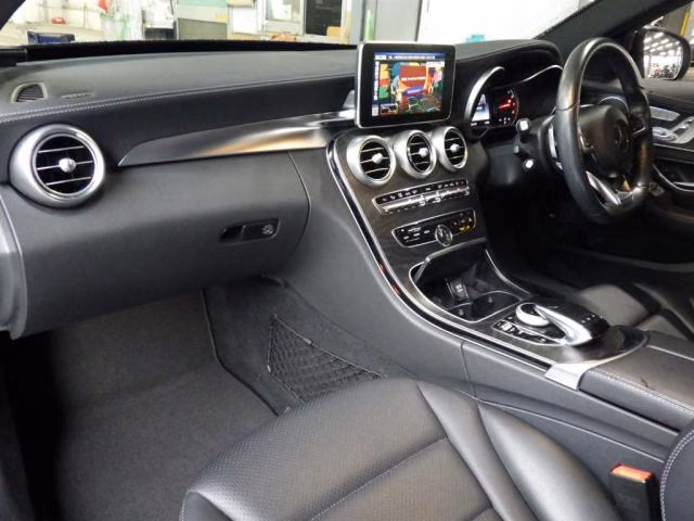 MERCEDES-BENZ C-CLASS