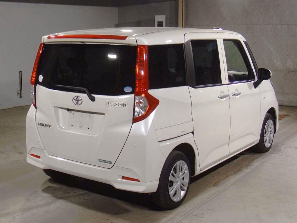 TOYOTA ROOMY