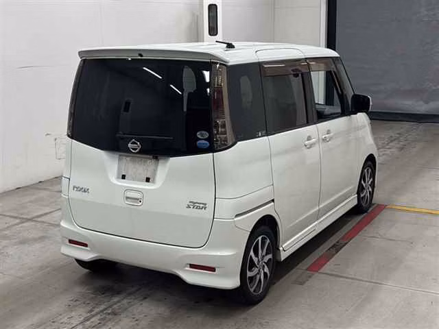NISSAN ROOX