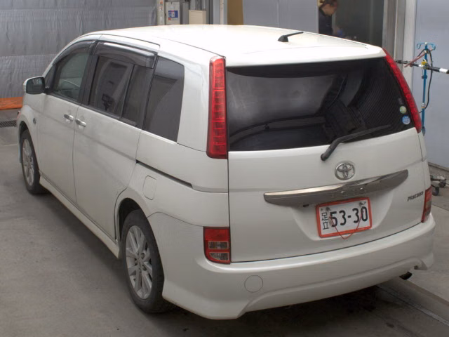 TOYOTA ISIS