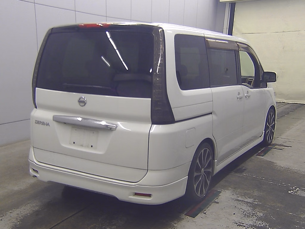NISSAN SERENA