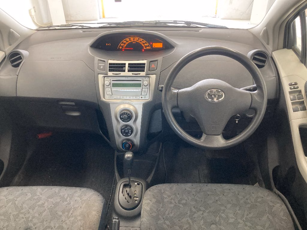 TOYOTA VITZ