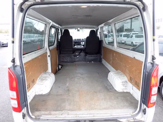 TOYOTA REGIUS ACE