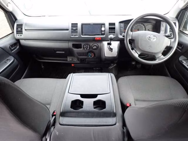 TOYOTA REGIUS ACE