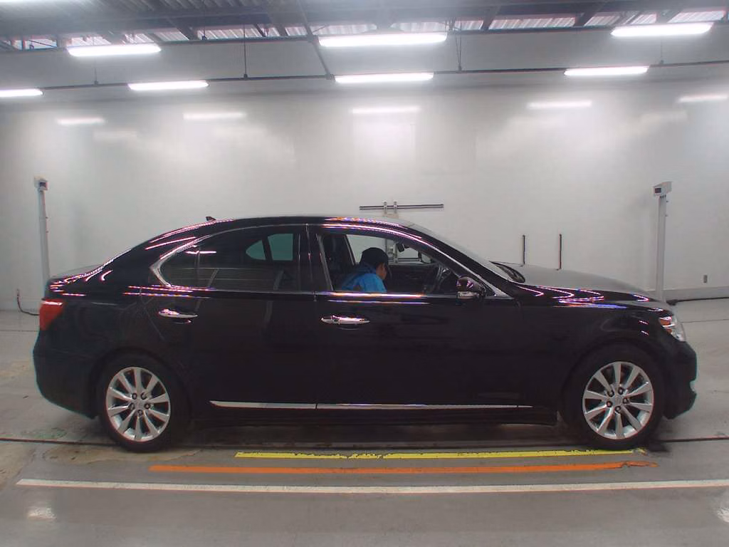 LEXUS LS460