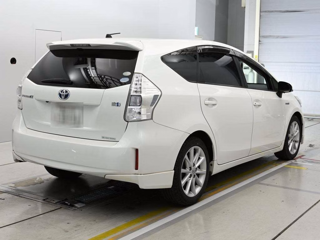 TOYOTA PRIUS ALPHA