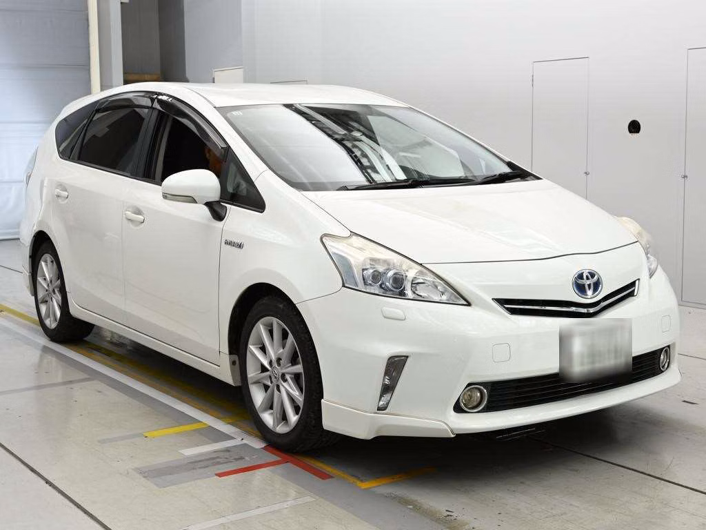 TOYOTA PRIUS ALPHA