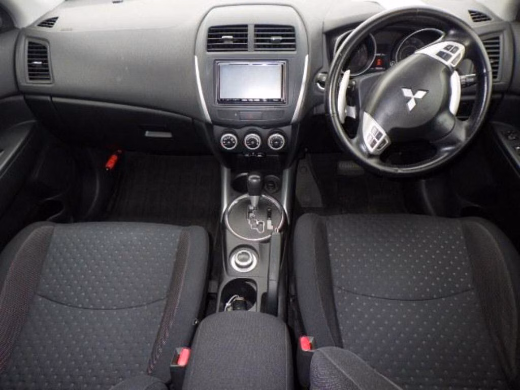 MITSUBISHI RVR