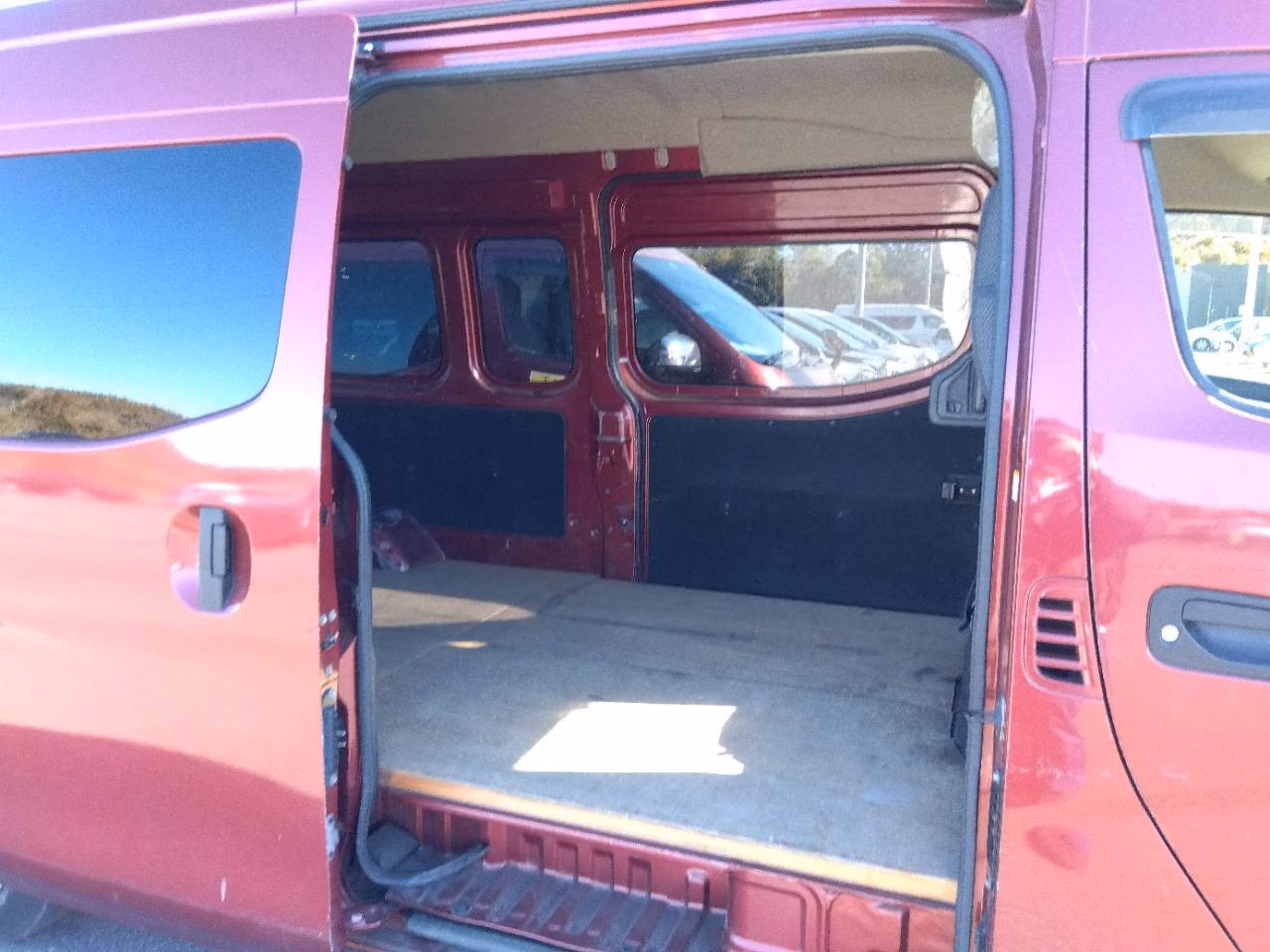 NISSAN NV350 CARAVAN