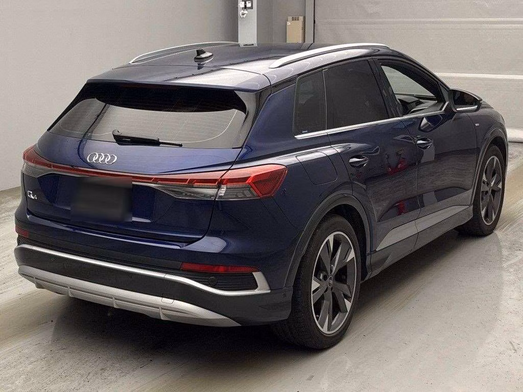 AUDI Q4 SPORTBACK E-TRON