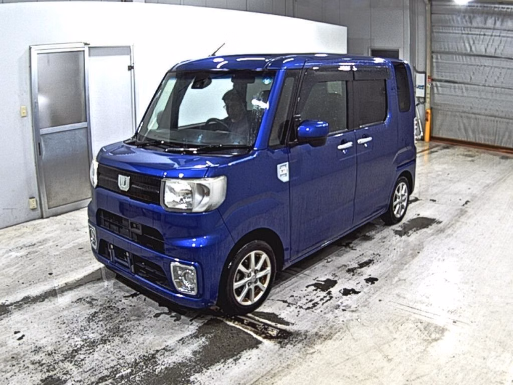 DAIHATSU WAKE