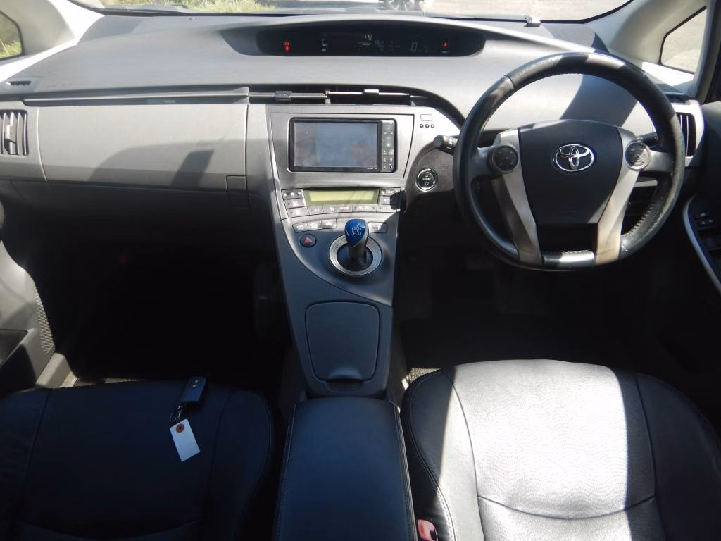 TOYOTA PRIUS