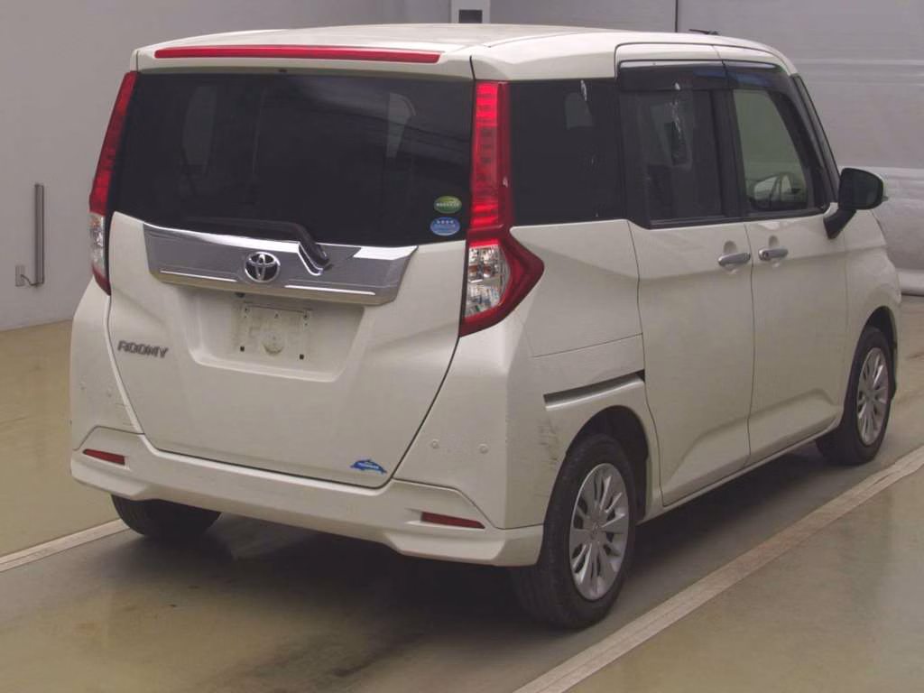 TOYOTA ROOMY