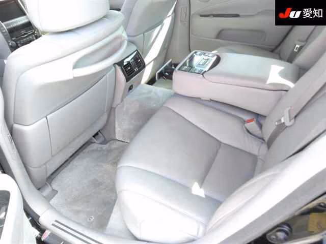 LEXUS LS460