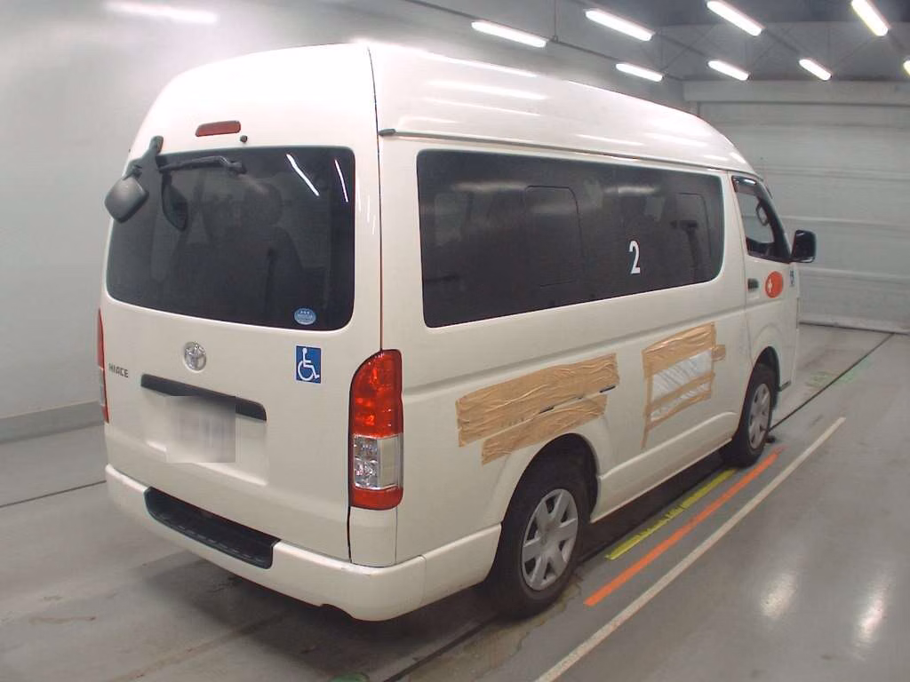 TOYOTA REGIUS ACE