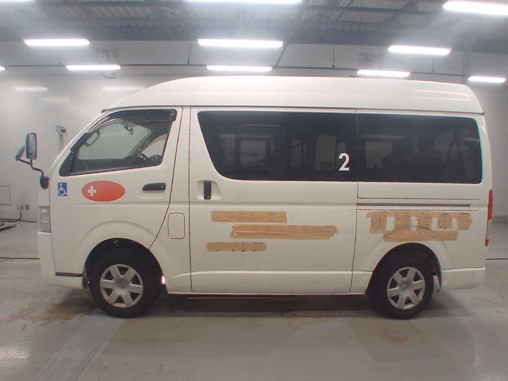 TOYOTA REGIUS ACE