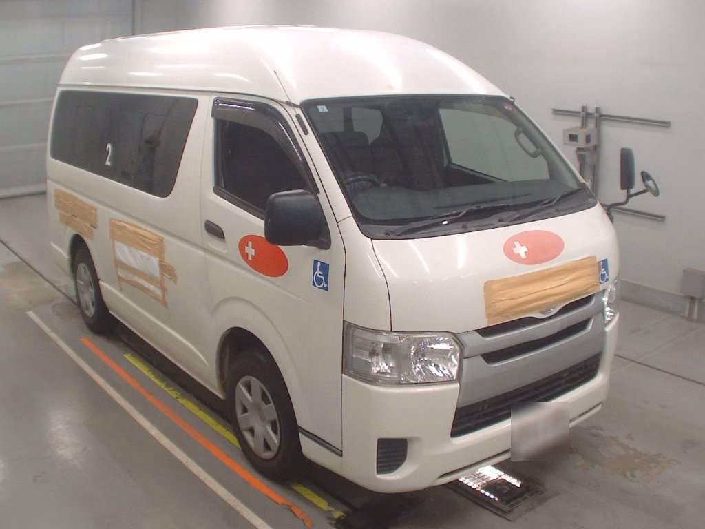 TOYOTA REGIUS ACE
