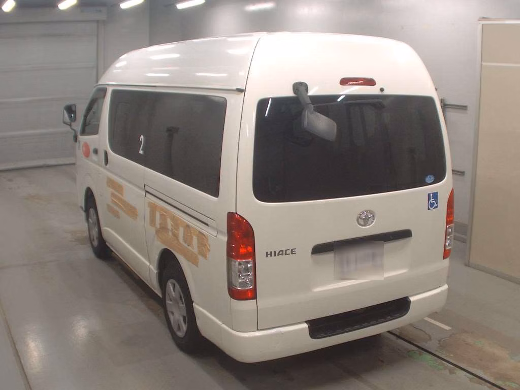 TOYOTA REGIUS ACE