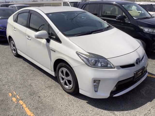 TOYOTA PRIUS