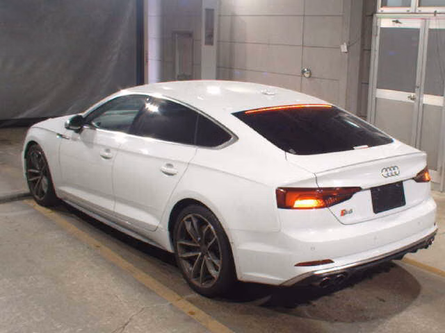 AUDI S5