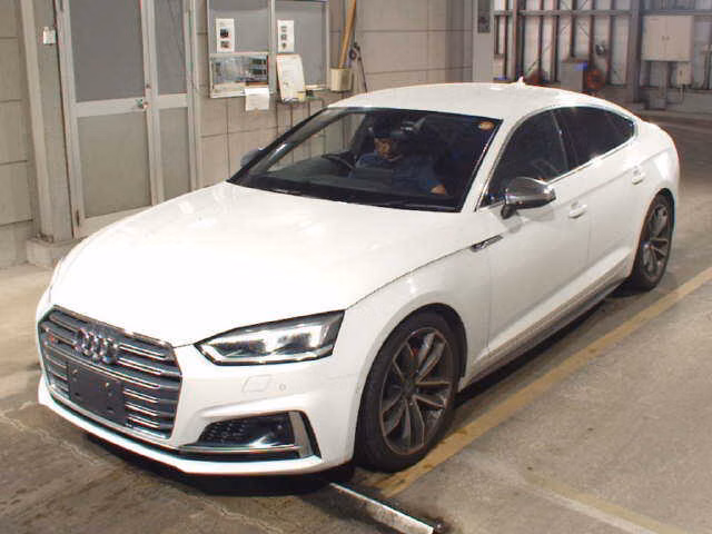 AUDI S5