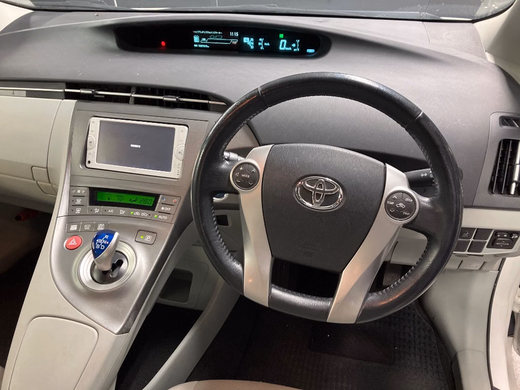 TOYOTA PRIUS