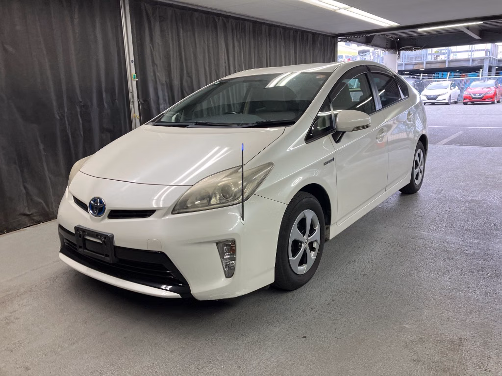 TOYOTA PRIUS