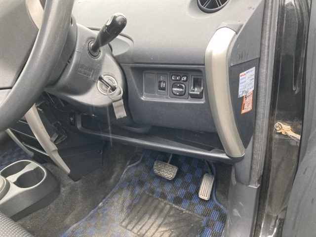 TOYOTA IST