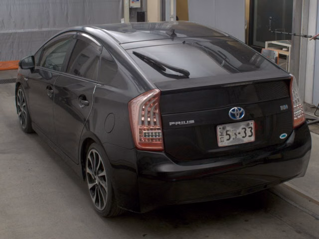TOYOTA PRIUS
