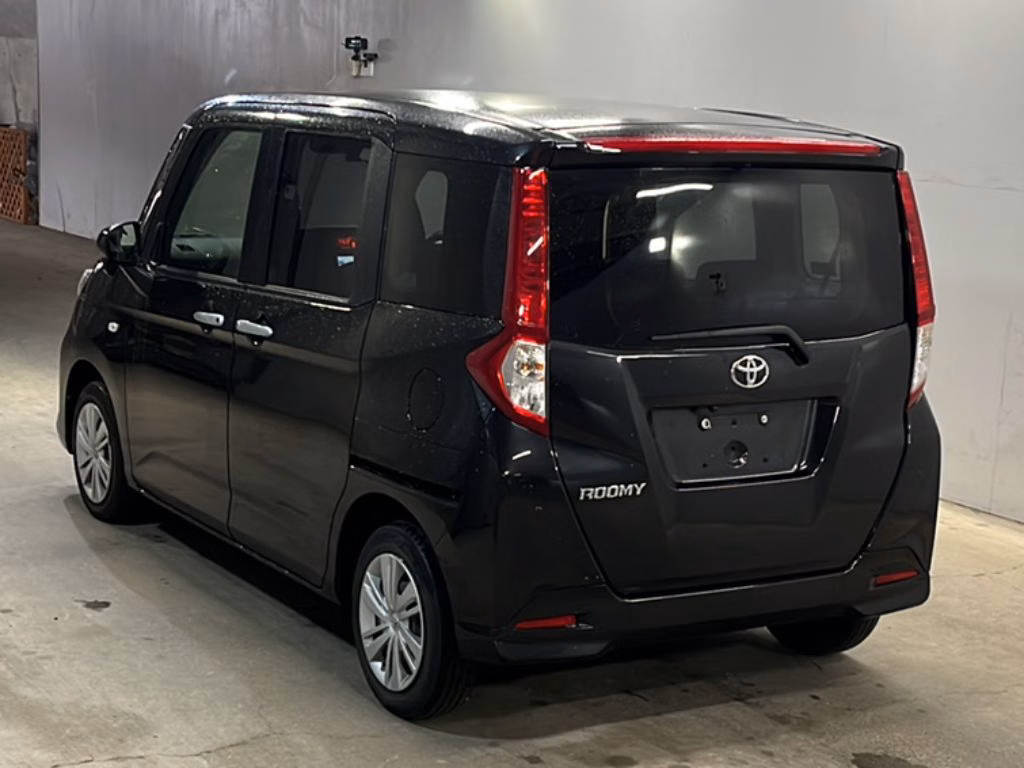 TOYOTA ROOMY