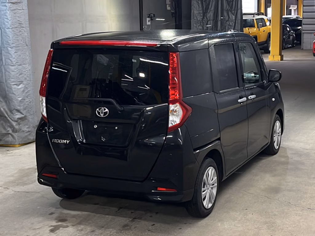 TOYOTA ROOMY