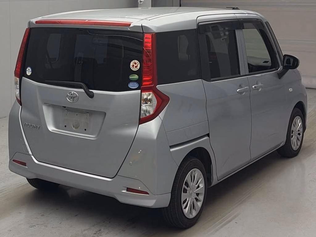 TOYOTA ROOMY