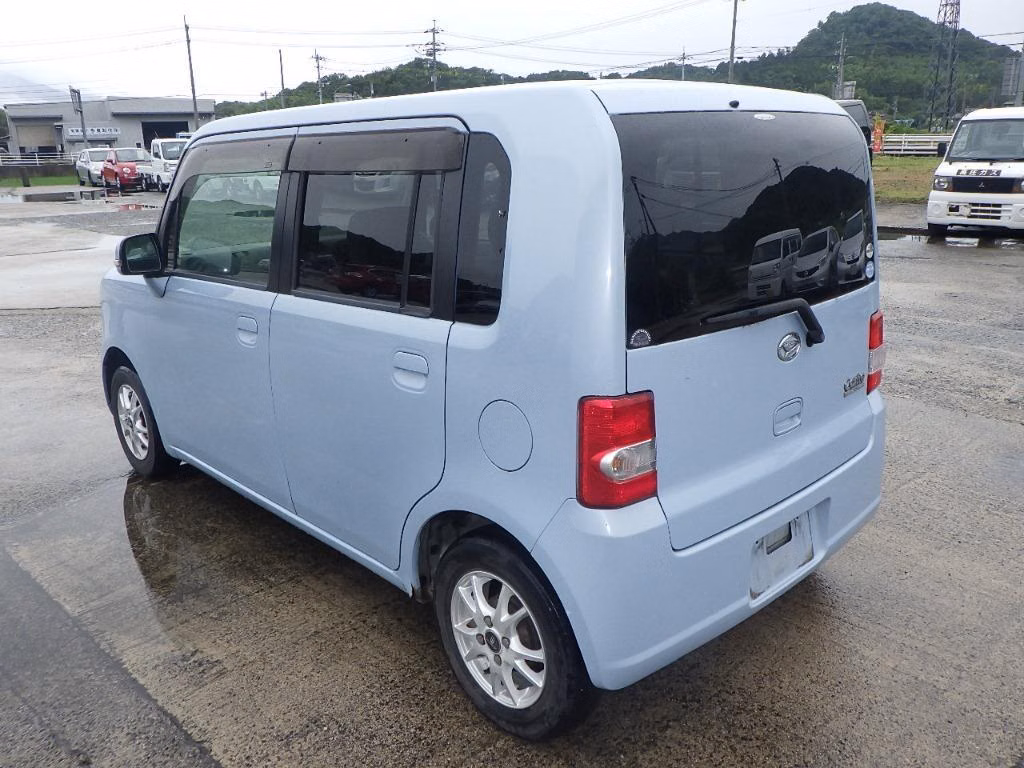 DAIHATSU MOVE CONTE