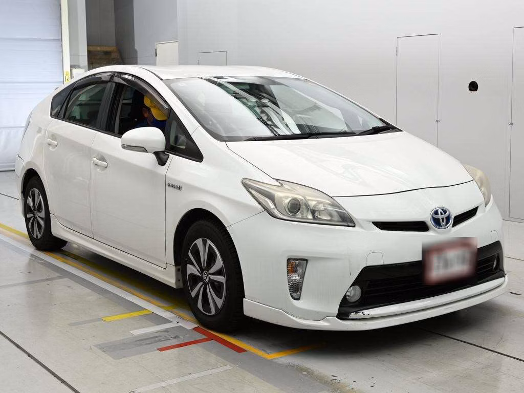 TOYOTA PRIUS
