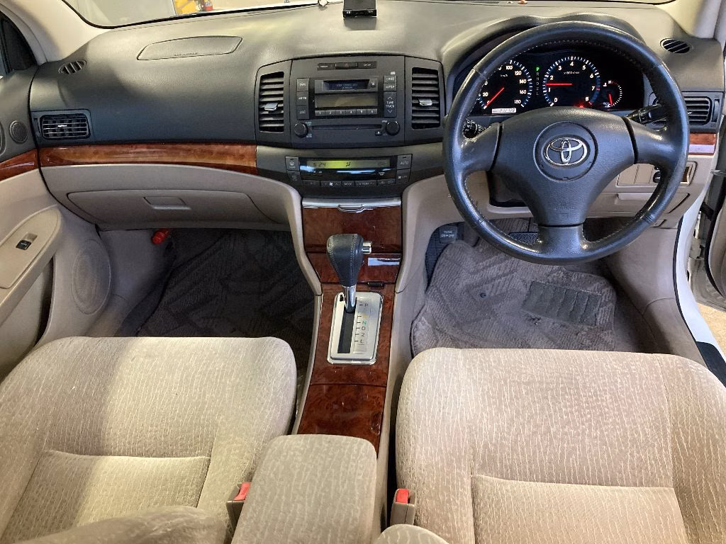 TOYOTA PREMIO