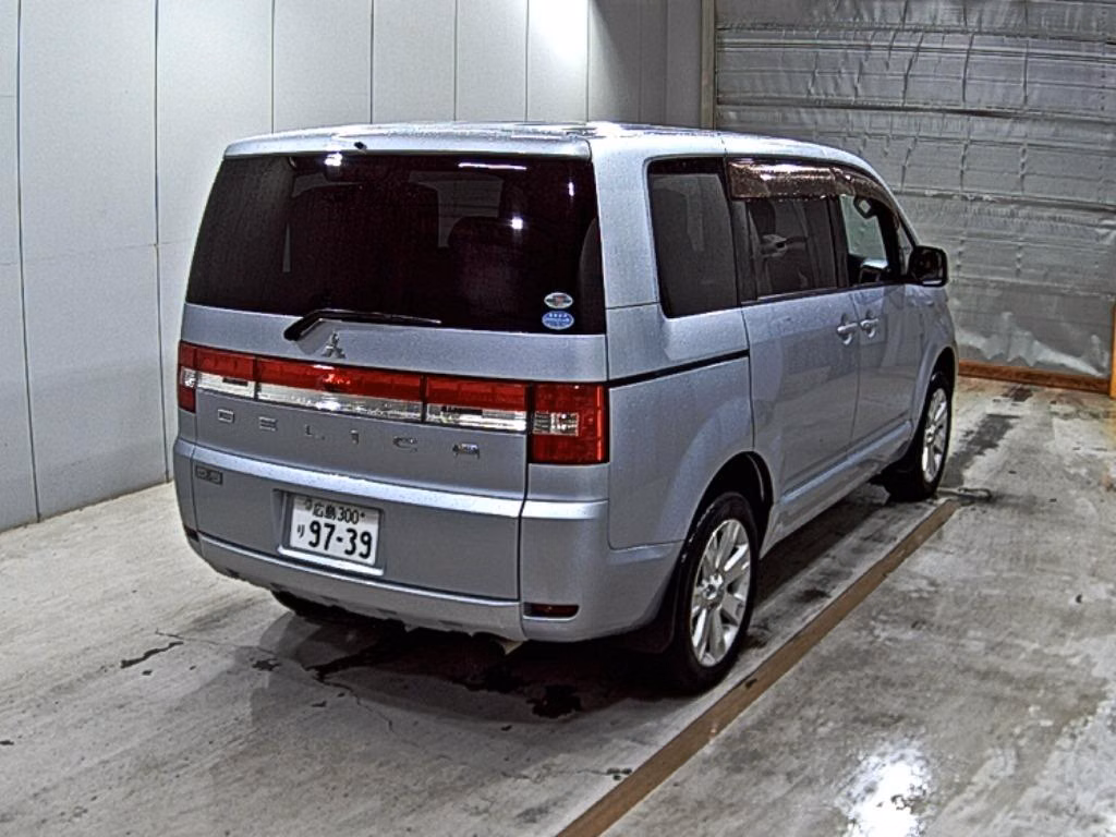 MITSUBISHI DELICA D:5