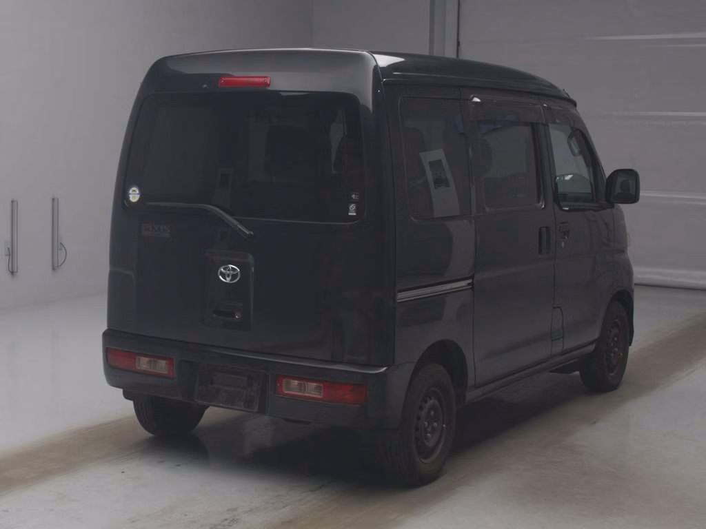 TOYOTA PIXIS VAN