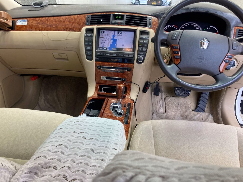 TOYOTA CROWN