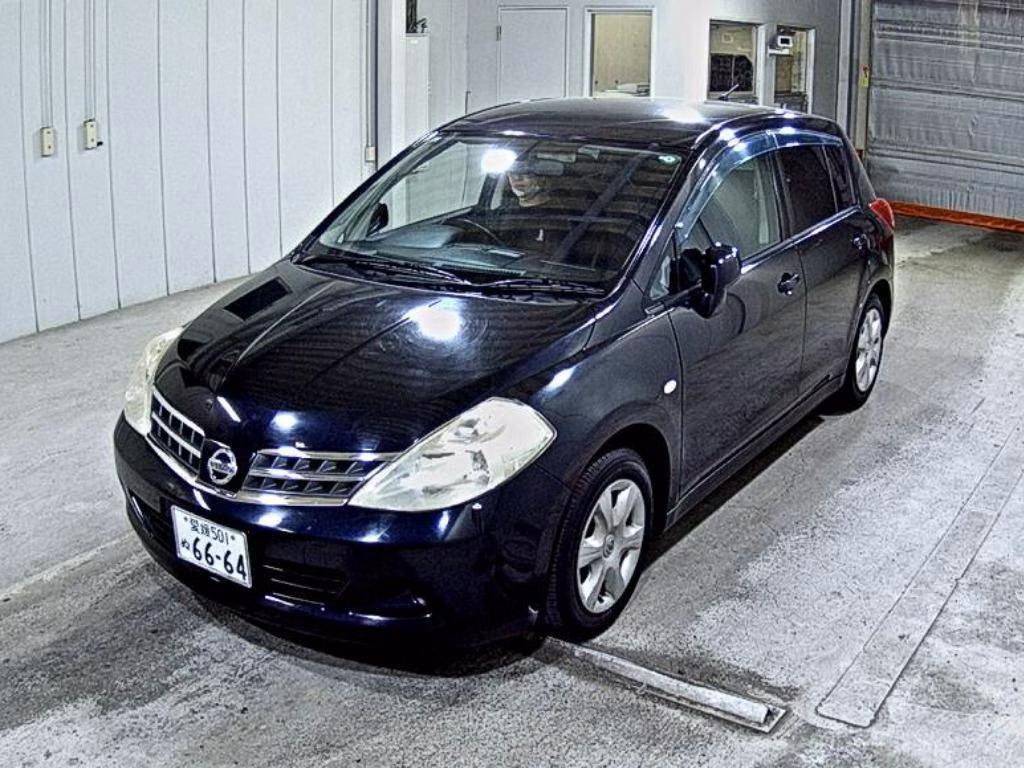 NISSAN TIIDA