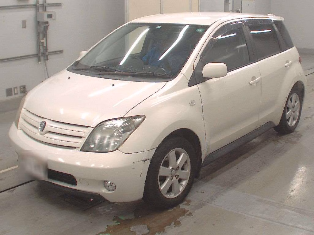 TOYOTA IST