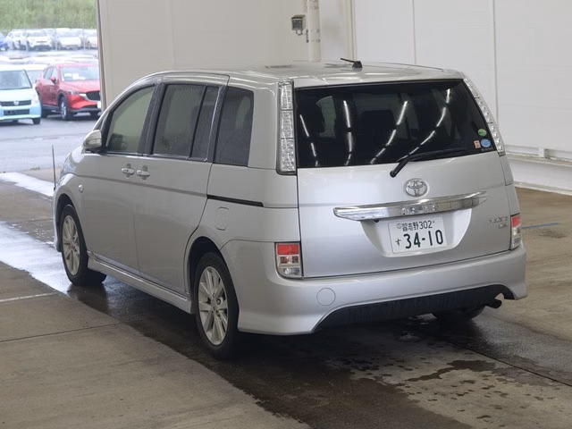 TOYOTA ISIS