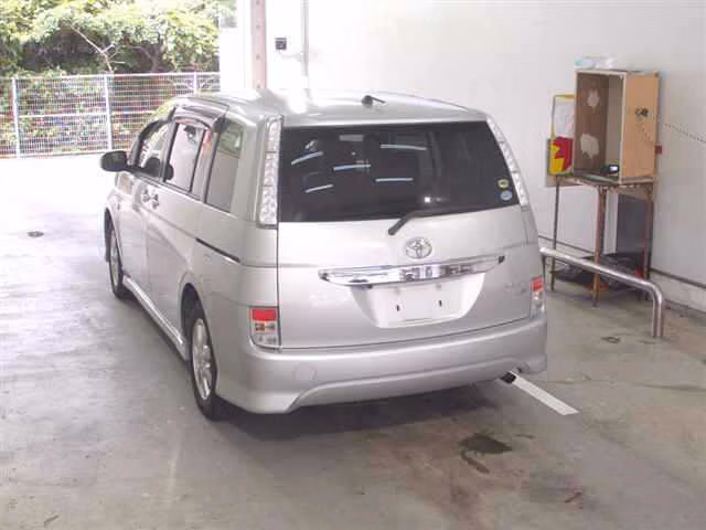 TOYOTA ISIS