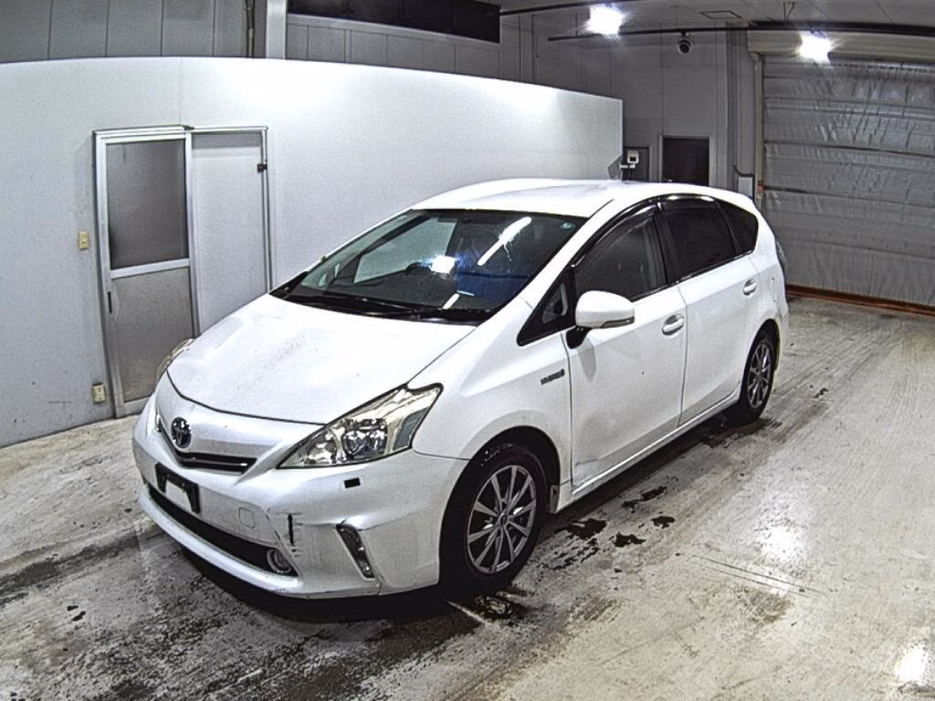 TOYOTA PRIUS ALPHA