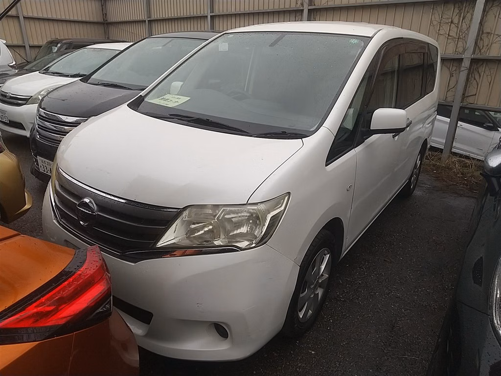 NISSAN SERENA