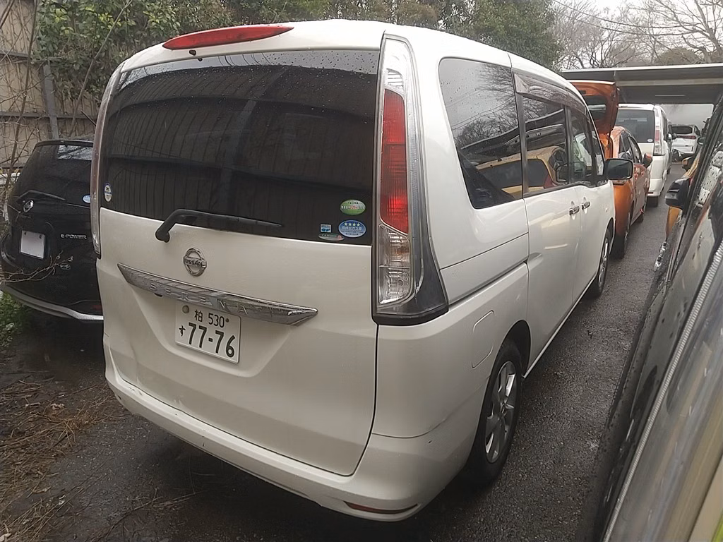 NISSAN SERENA