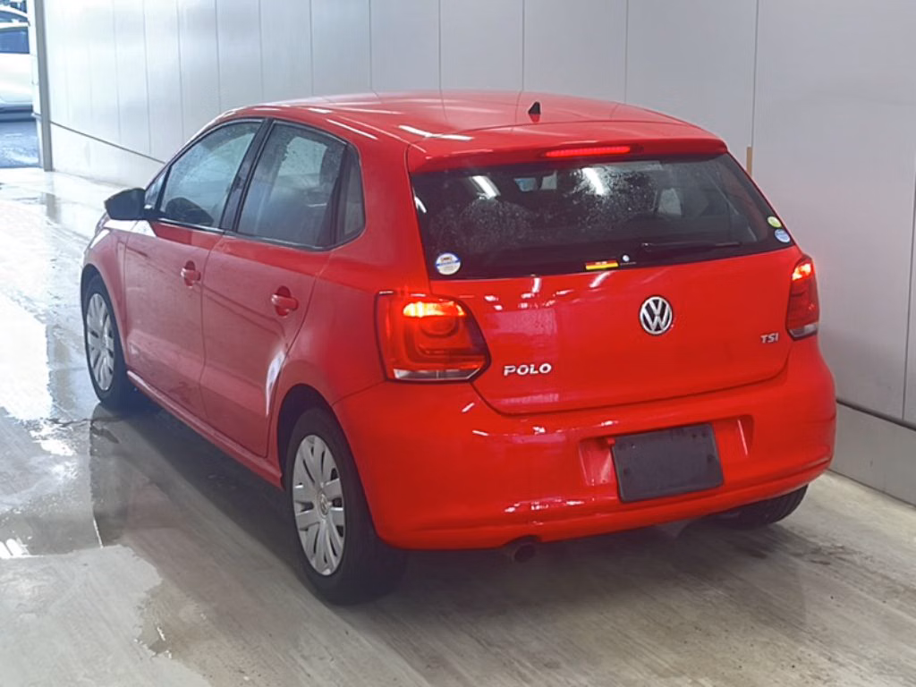 VOLKSWAGEN POLO