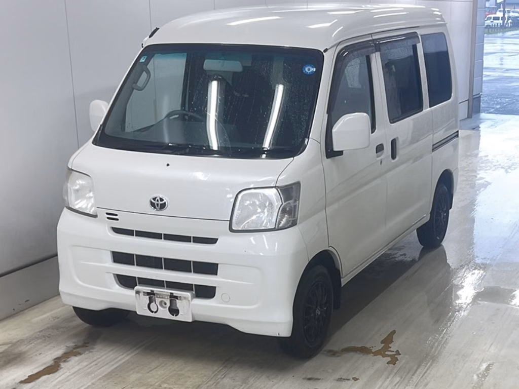 TOYOTA PIXIS VAN