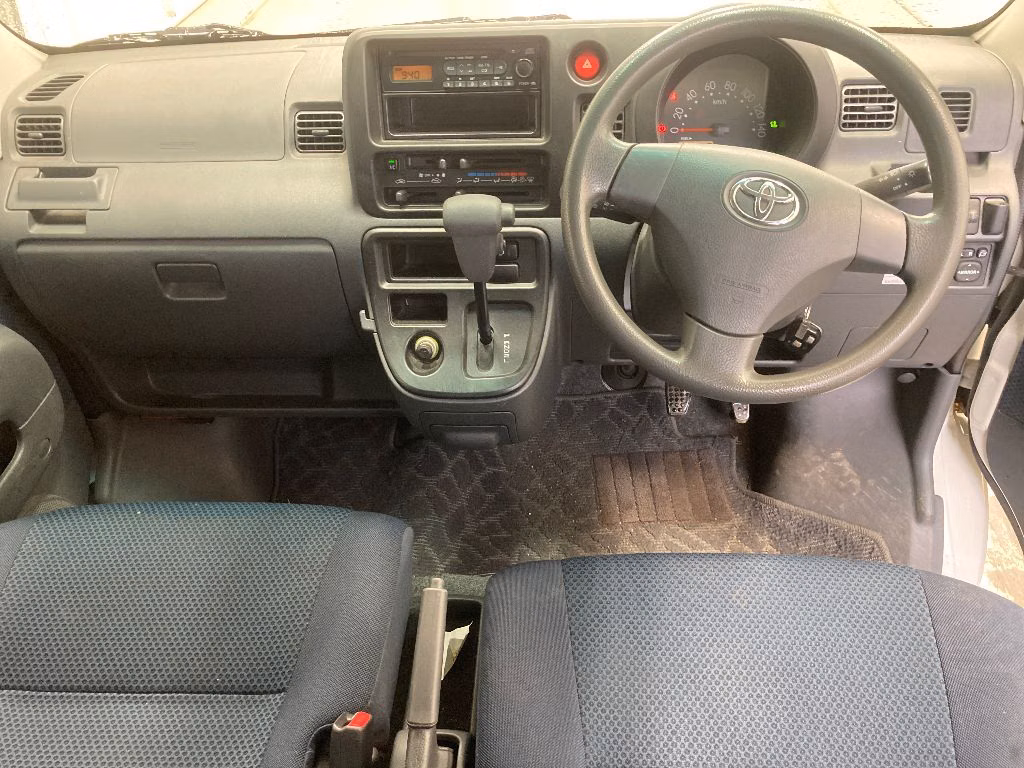 TOYOTA PIXIS VAN