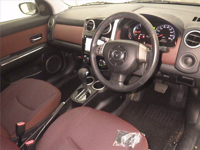 MAZDA VERISA